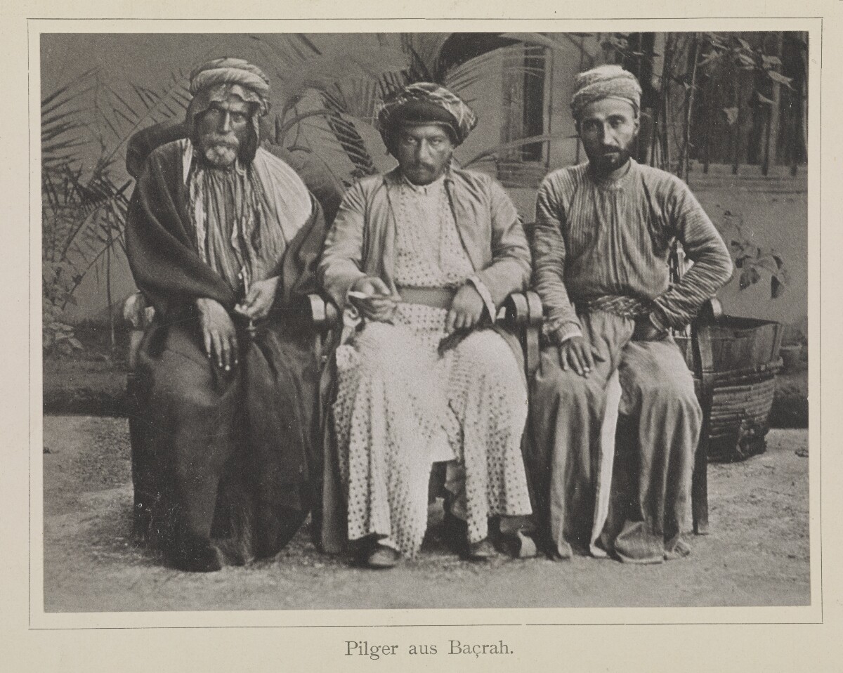 'Pilger aus Baçrah'. Photographer: Christiaan Snouck Hurgronje [&lrm;22r-a] (1/1)